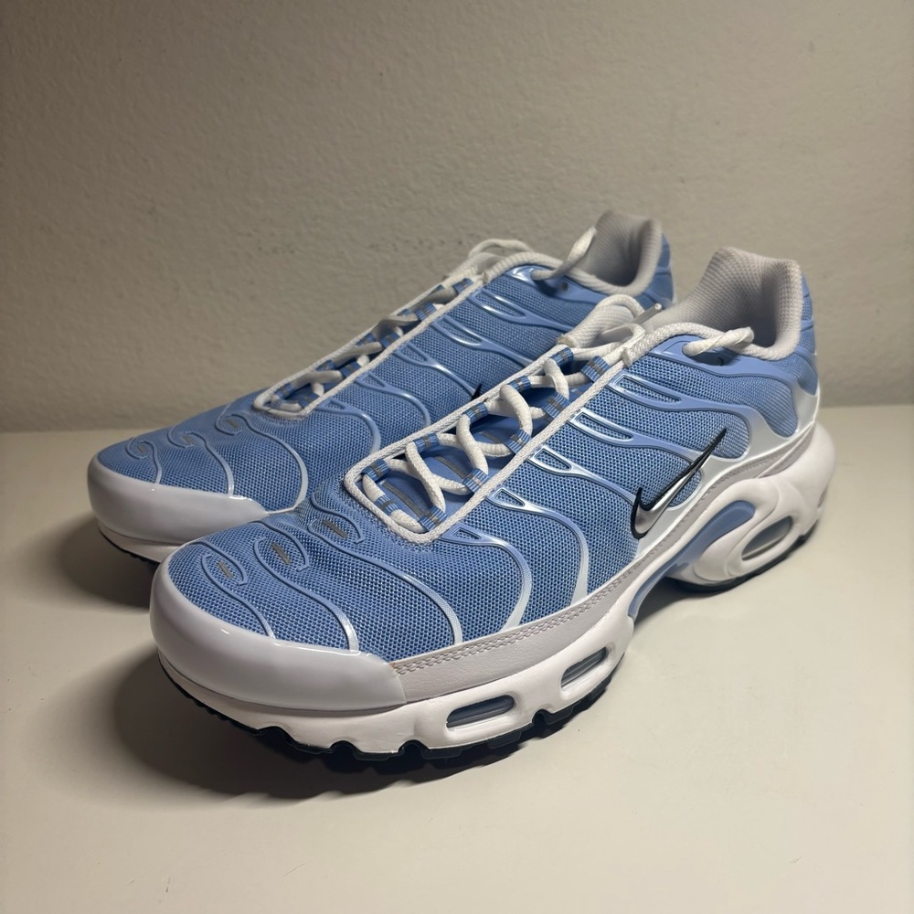 NEW NIKE Air Max Plus White Aluminum Metallic Silver Womens Size 12